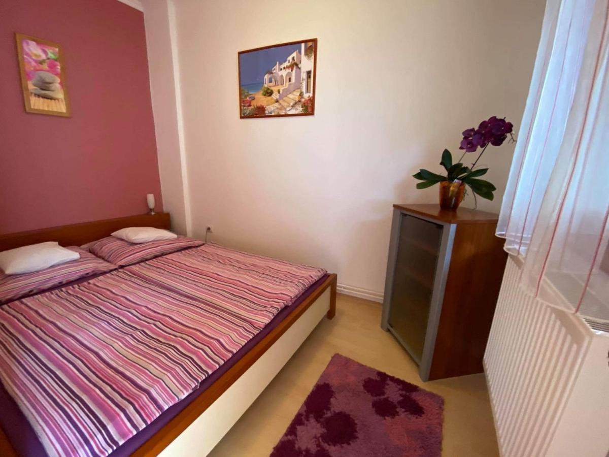 Hellasz Apartman Gyula Eksteriør bilde