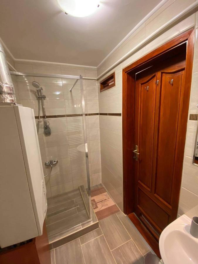 Hellasz Apartman Gyula Eksteriør bilde
