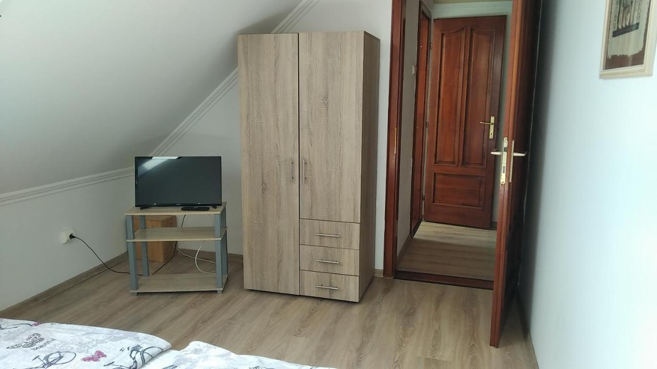 Hellasz Apartman Gyula Eksteriør bilde
