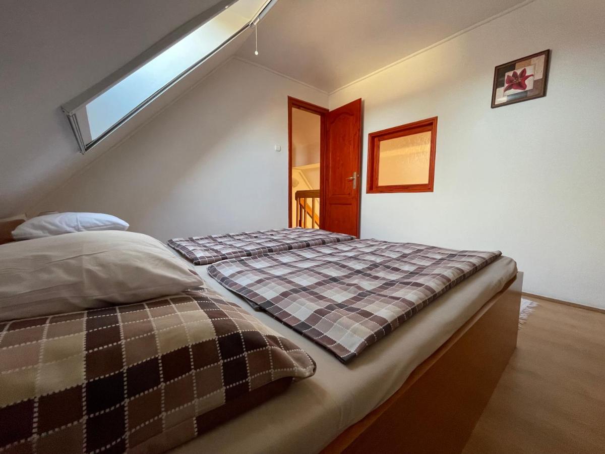 Hellasz Apartman Gyula Eksteriør bilde