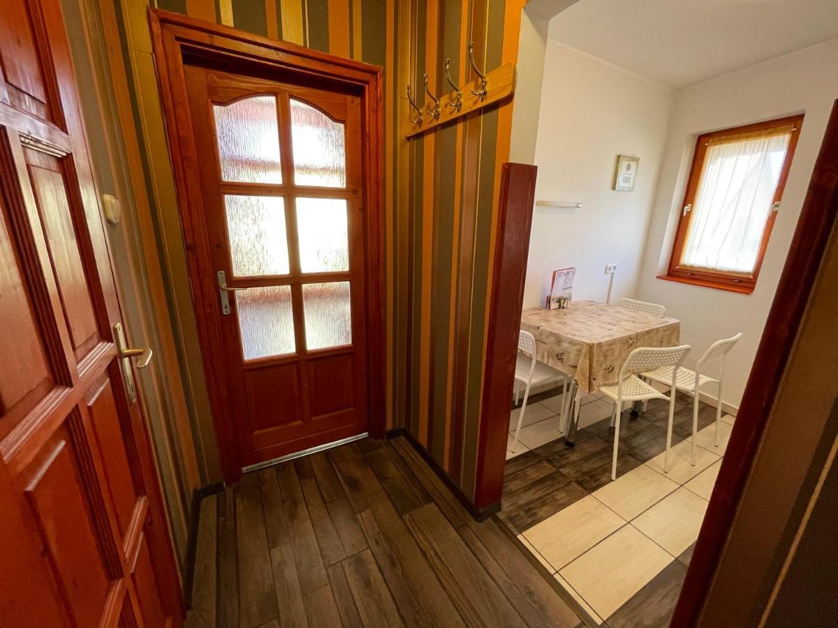 Hellasz Apartman Gyula Eksteriør bilde